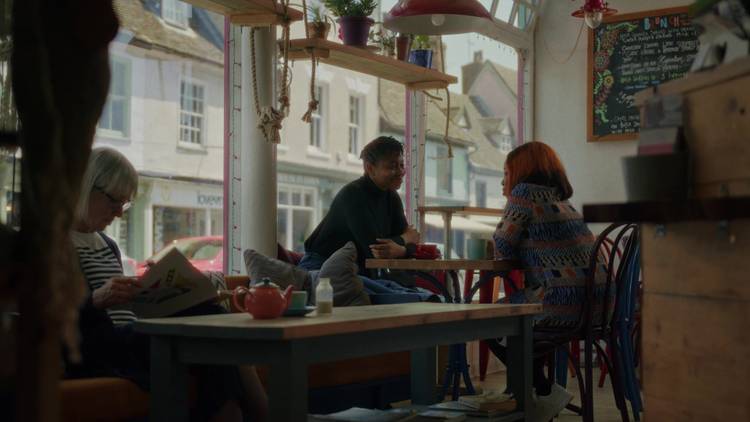 Students sitting in a coffee shop