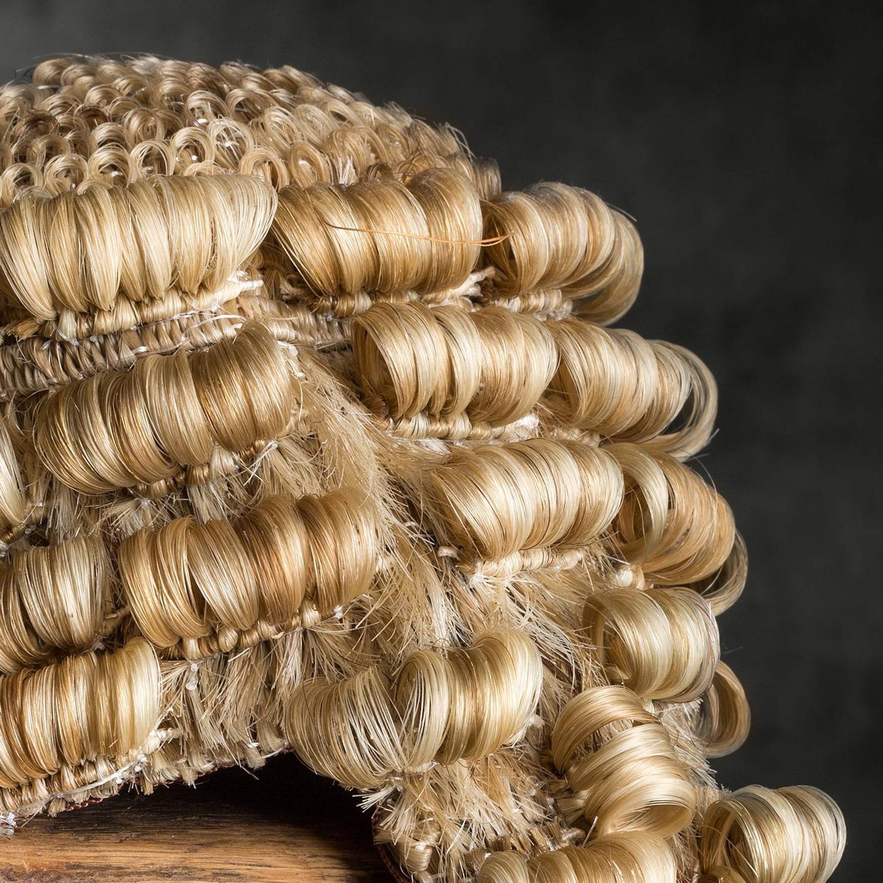 Court wig