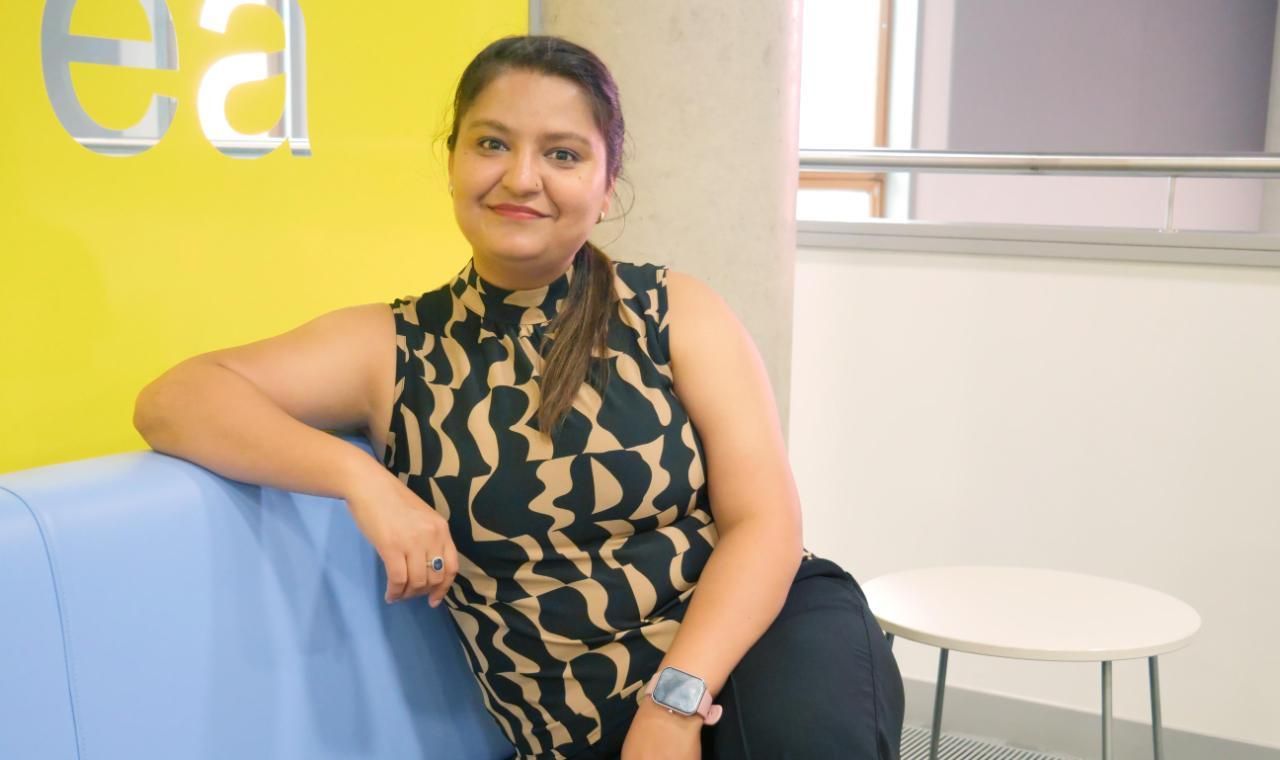 Headshot of Deepali Thakur