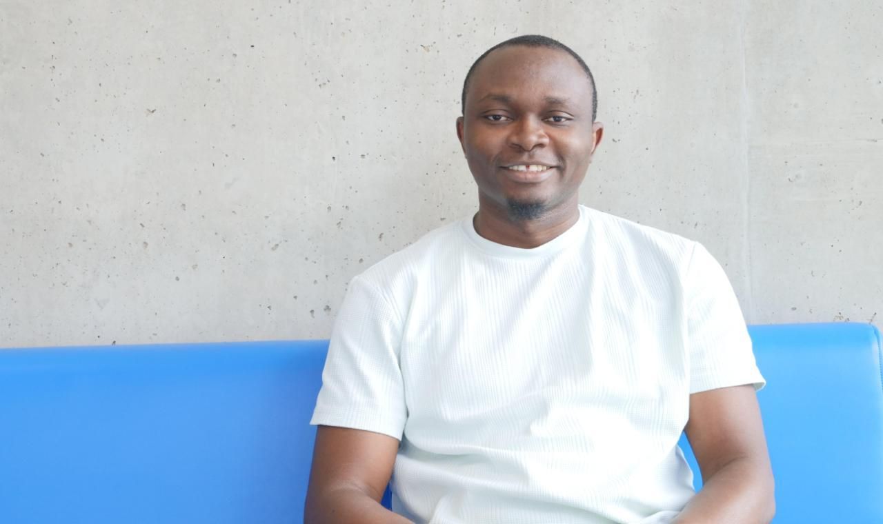 Headshot Emmanuel Afolabi