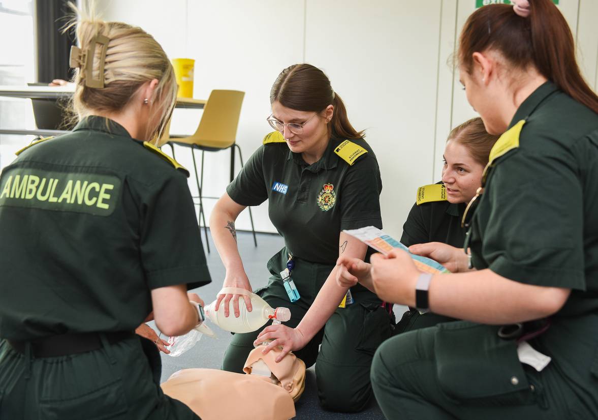 Students using a manual resuscitator bag
