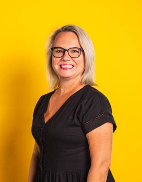 Tina Davey staff profile photo